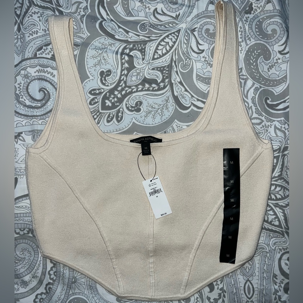 Banana Republic cream colored cropped tank top